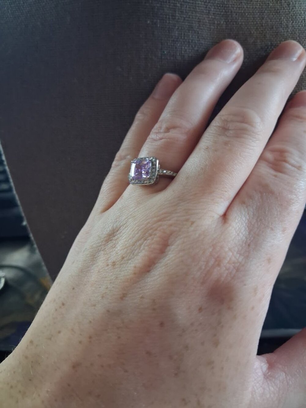 Purple stoned ring - Picture 2 of 6